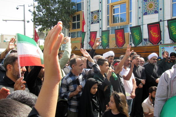 مشتاقان زیارت اربعین در سنندج پای‌کار راهپیمایی جاماندگان