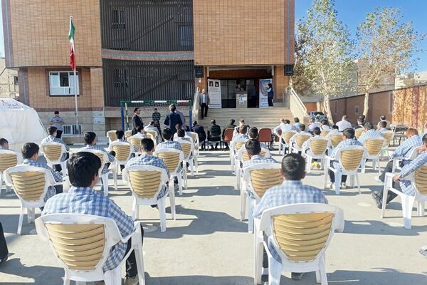 مراسم پدافند غیرعامل در دبیرستان بشارت بهارستان‌دو 