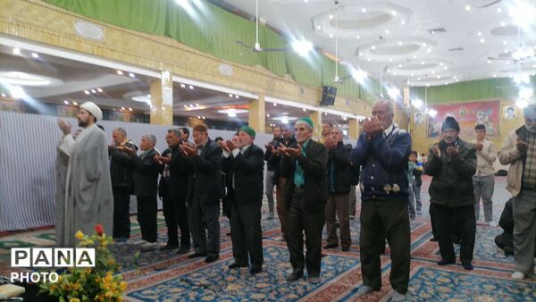 ضیافت افطاری و اقامه نماز جماعت در روز چهارم ماه مبارک رمضان در حسینیه شهر بار نیشابور 