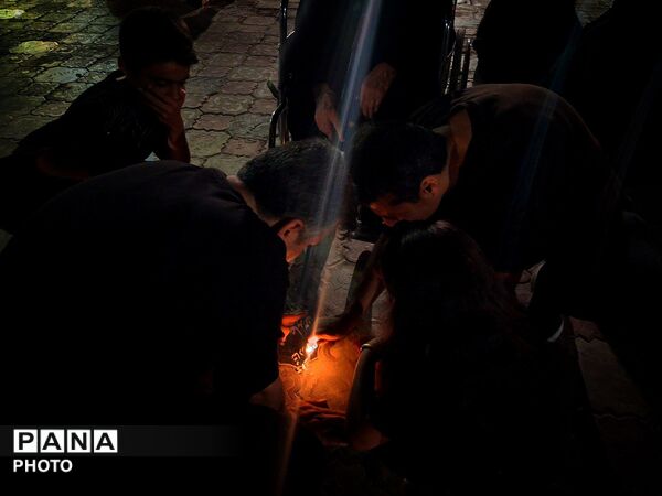 روشنایی شمع‌ها در شام غریبان؛ کاشمر در سوگ کربلا