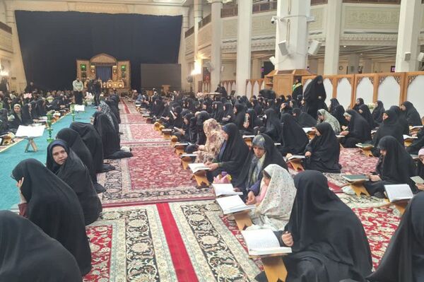 مراسم جز خوانی قران در حرم اهل بیت(ع)