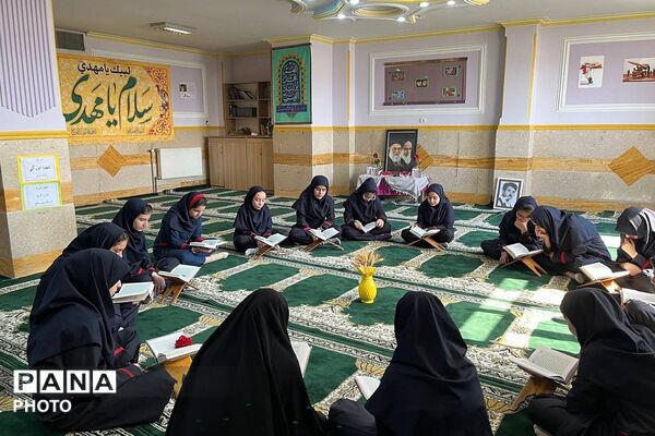 برگزاری محفل انس با قرآن کریم در مدرسه شهید اورکی