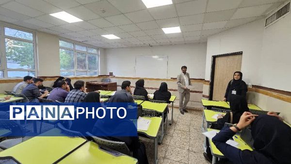 برگزاری دوره آموزشی تربیتی جهت توانمند سازی معلمان مدارس منطقه ۱۰