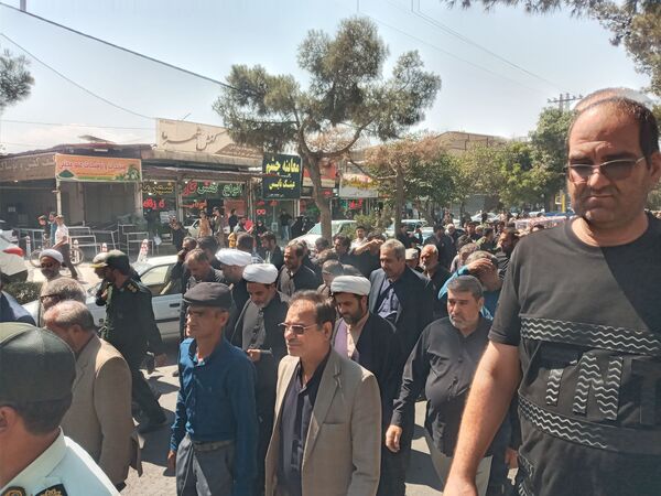 تشییع پیکر پرافتخار شهید علی اکبر صانعی جانباز ۷۰ درصد جنگ تحمیلی
