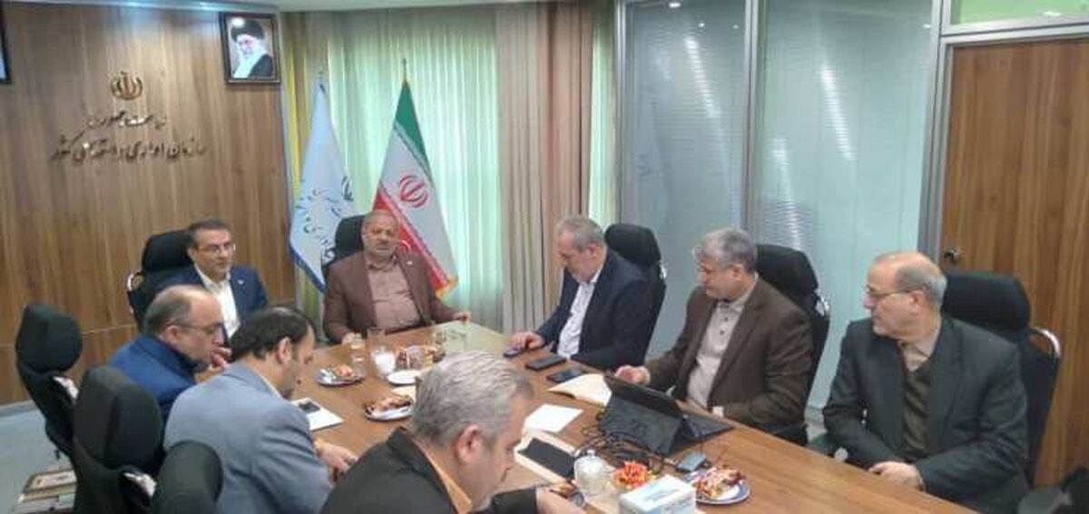 بررسی مسائل نیروی انسانی آموزش و پرورش