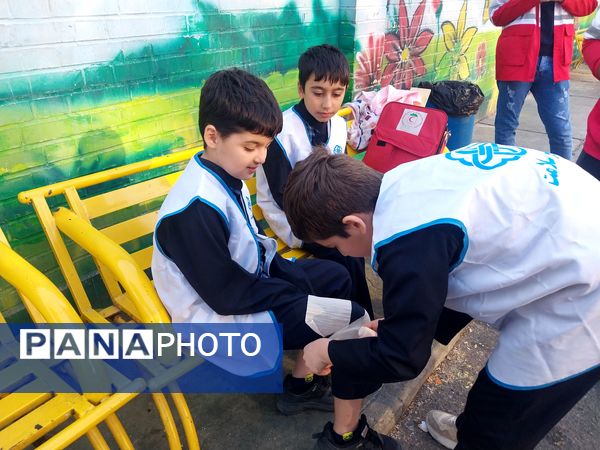 کسب آمادگی در روزهای قبل از اجرای مانور زلزله در مدرسه ملاصدرا