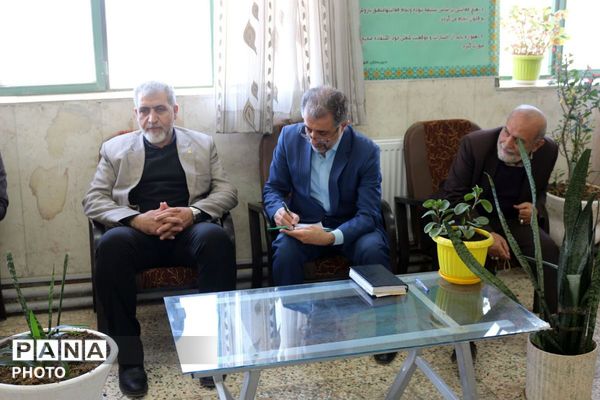  بازدید نماینده مجلس از مدارس فیروزکوه و دماوند به مناسبت هفته امور‌تربیتی