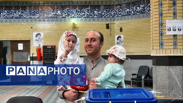 حضور مسئولان و مردم انقلابی شهرستان ملارد در پای صندوق‌های رأی