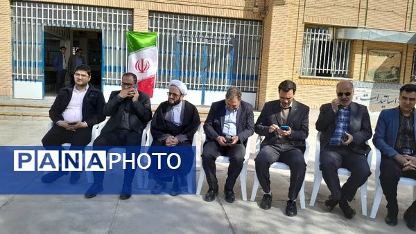 تقدیر از رتبه های برتر علمی-آموزشی، قرآنی، فرهنگی، ورزشی و هنری هنرستان شهید دیواندری سبزوار