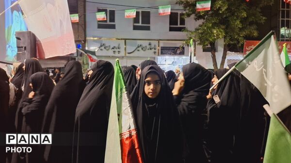 تجمعات شبانه با حضور خادمین امام رضا(ع)