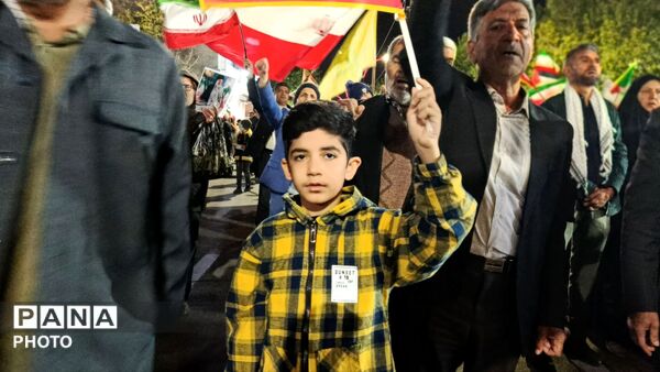 کودکان کاشمری پای کار انقلاب 