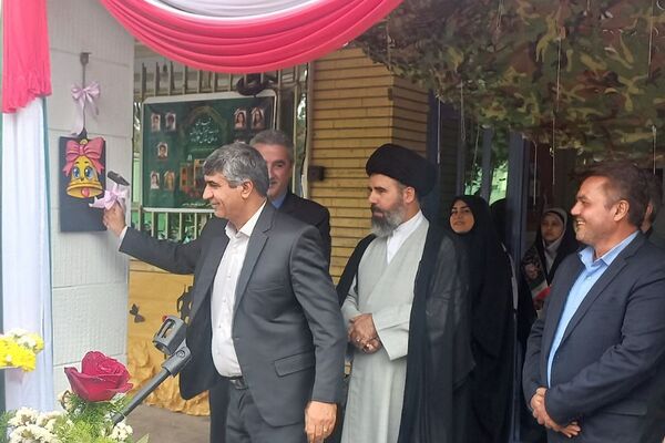 نوروز دانش با حضور دانش آموزان و مسئولان منطقه پردیس 