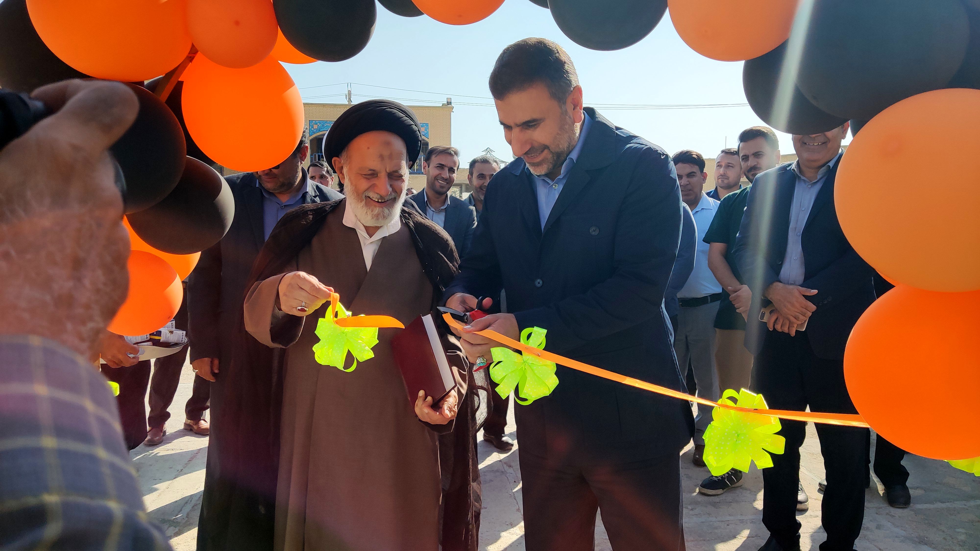 افتتاح اولین زمین چمن مصنوعی در یکی از مدارس منطقه بنارویه فارس 