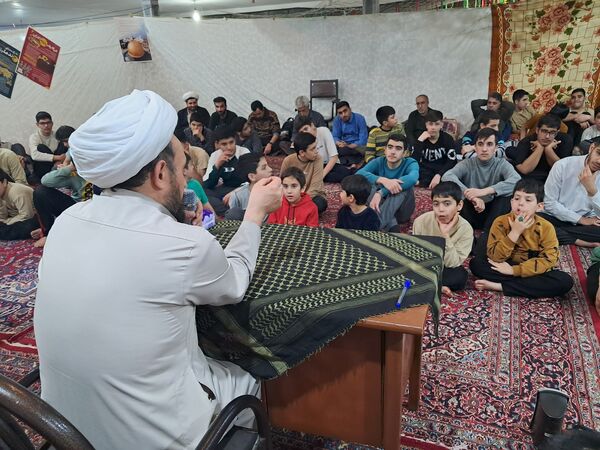 اعتکاف دانش‌آموزی در شهرستان عجب‌شیر