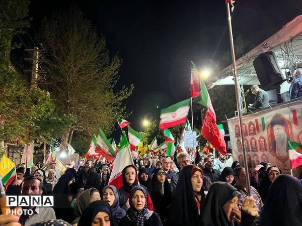حضور باشکوه مردم کرج در نود و نهمین شب از تجمعات مردمی