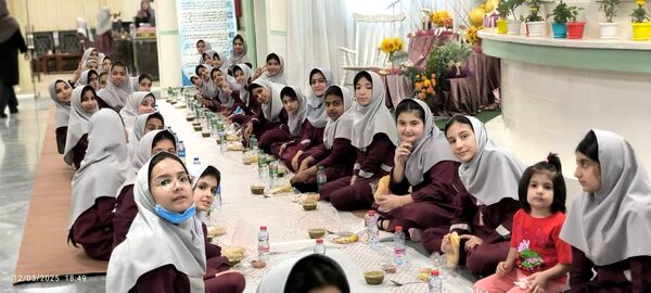 برپایی ضیافت افطاری در دبستان نورالهدی