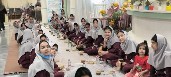 برپایی ضیافت افطاری در دبستان نورالهدی