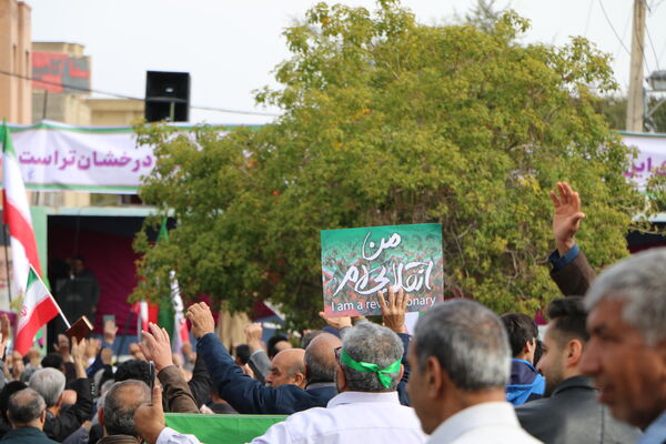 حضور پرشور دهه نودی‌های جهرمی در جشن انقلاب - 1