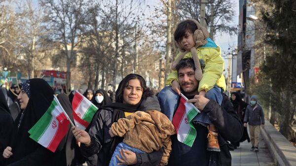 مردم نظرآباد، به فرمان رهبر انقلاب لبیک گفتند