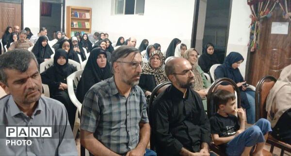 تجلیل از دانش آموزان برگزیده مسابقات شعرخوانی و مشاعره در قم