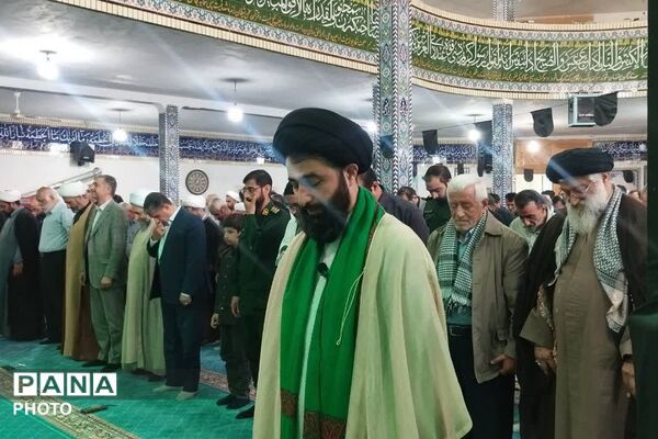 مصلی فیروزکوه در دومین جمعه خردادماه، معطر به یاد شهدا و حماسه مقاومت شد