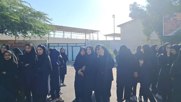 تشییع باشکوه شهید گمنام با بدرقه پرشور دانش‌آموزان