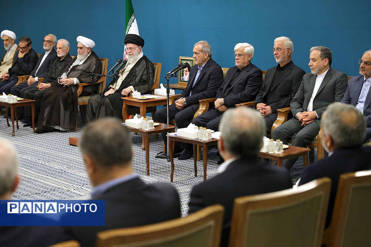رفع گرانی، کنترل تورم و موضوع فیلترینگ در دستور کار دولت قرار دارد