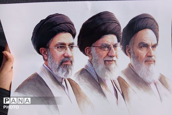 خروش ملت شکست‌ناپذیر در بدرقه رهبر شهید