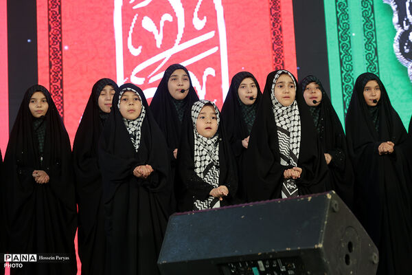 اجتماع بزرگ مادران و شیرخوارگان عاشورایی در مصلی امام خمینی(ره)