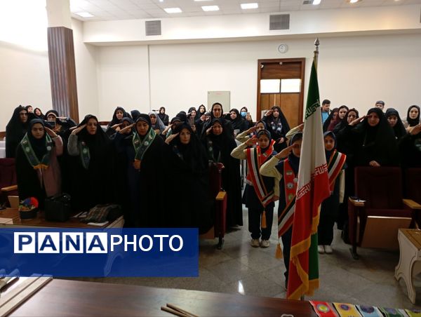 آموزش ضمن خدمت مربیان پیشتازان مدارس در دبستان آرمینه مصلی نژاد 