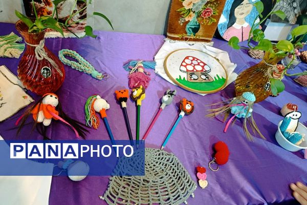  نمایشگاه فرهنگی و هنری دبیرستان عترت