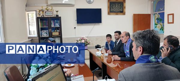 نشست مدیر آموزش و پرورش فاروج با دانش‌آموز خبرنگاران پانا