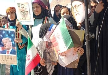 راهپیمایی یوم الله سیزده آبان ماه ؛نشانه اقتدار دانش آموزان