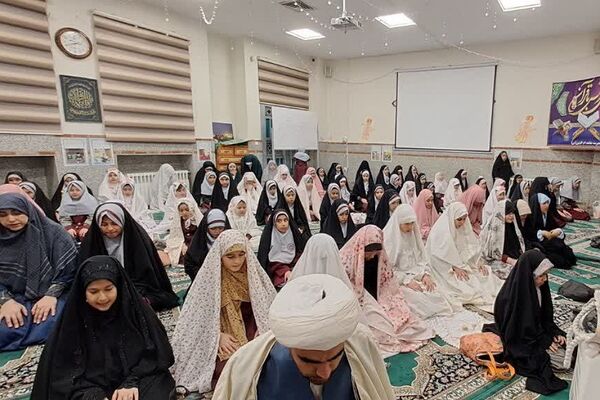  برگزاری مراسم شهادت امام صادق علیه السلام در دبستان شاهد ام البنین (س) ناحیه دو شهرری 
