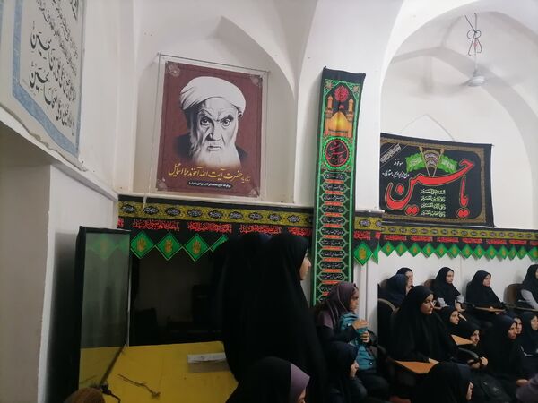 اردوی یزدگردی دانش‌آموزان پایه نهم دبیرستان فاطمه‌الزهرا (س)