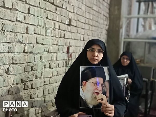 مراسم روضه خوانی و قرائت زیارت عاشورا در نیشابور 