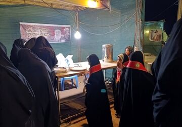 میزبانیِ موکب امام خامنه‌ای توسط دانش‌آموزان پیشتاز شهید نوروزی مهردشت ابرکوه
