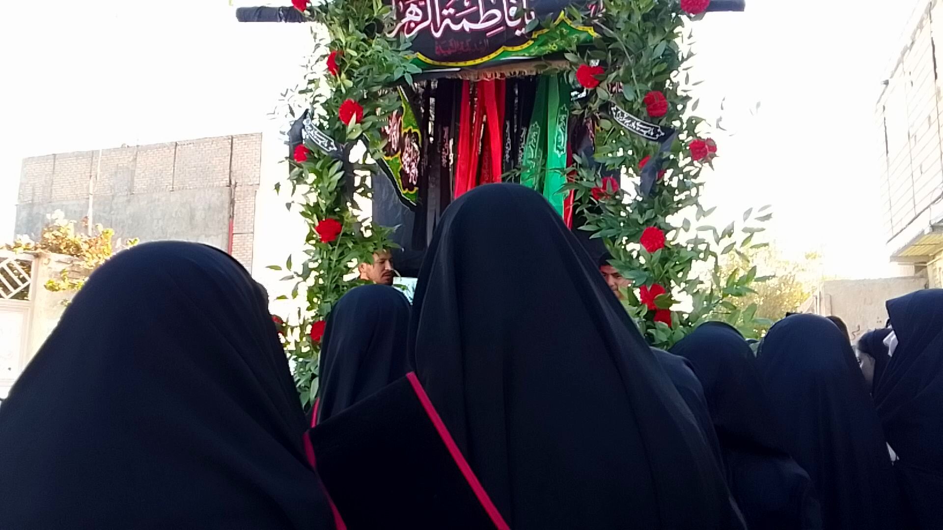 دبیرستان دخترانه حضرت معصومه سلام الله علیها میزبان پیکر شهید گمنام 