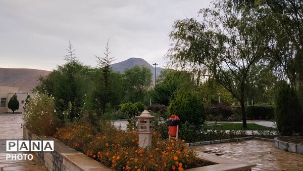 نخستین بارش باران پاییزی در شهر زیبای مهاجران 
