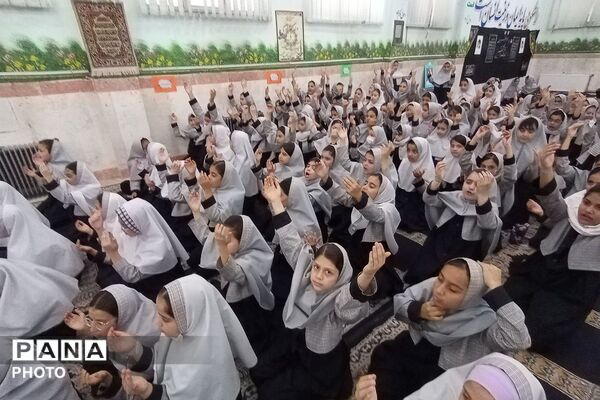 جشن میلاد حضرت زینب(س) در دبستان شهید آقچه‌لو رباط‌کریم