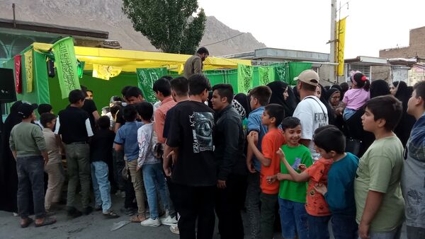 مهمانی ده کیلومتری غدیر در شهر بن 