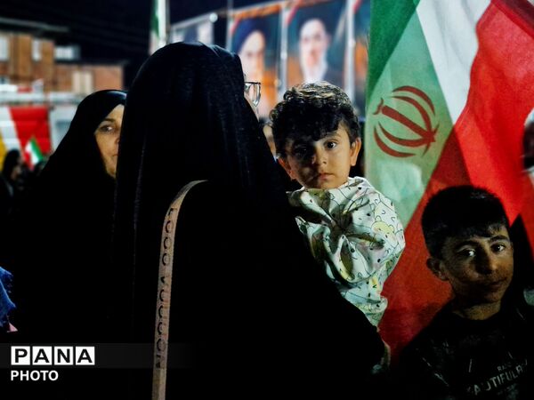 نسل نو در گلوگاه پای کار وطن
