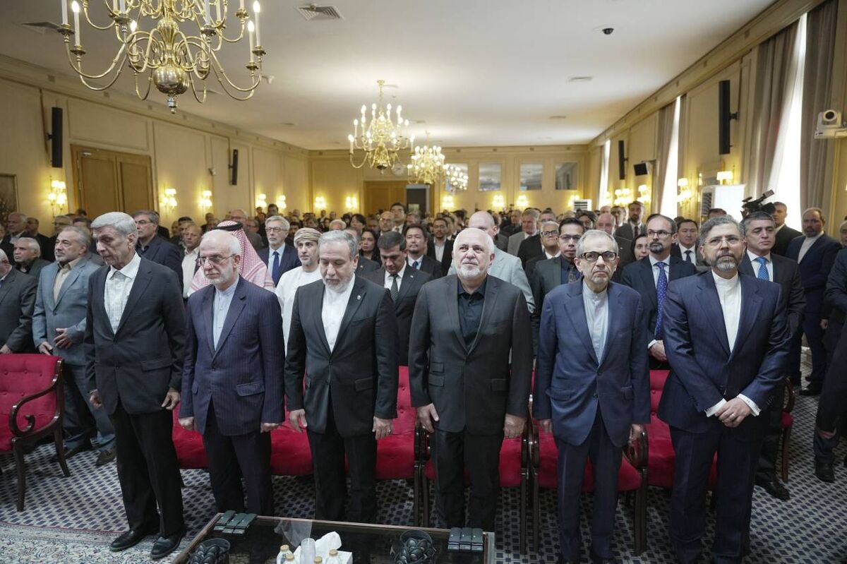مرکز اسناد وزارت خارجه به نام شهید دکتر «کمال خرازی» مزین شد/ بازگشایی کتابخانه تخصصی وزارت خارجه پس از یک سال وقفه