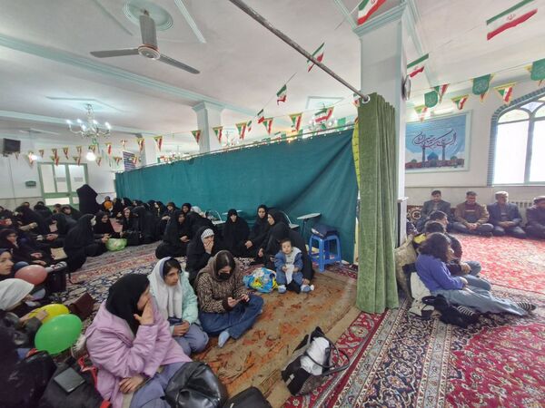 حماسه حضور گرم مردم بلده در سرمای زمستان 