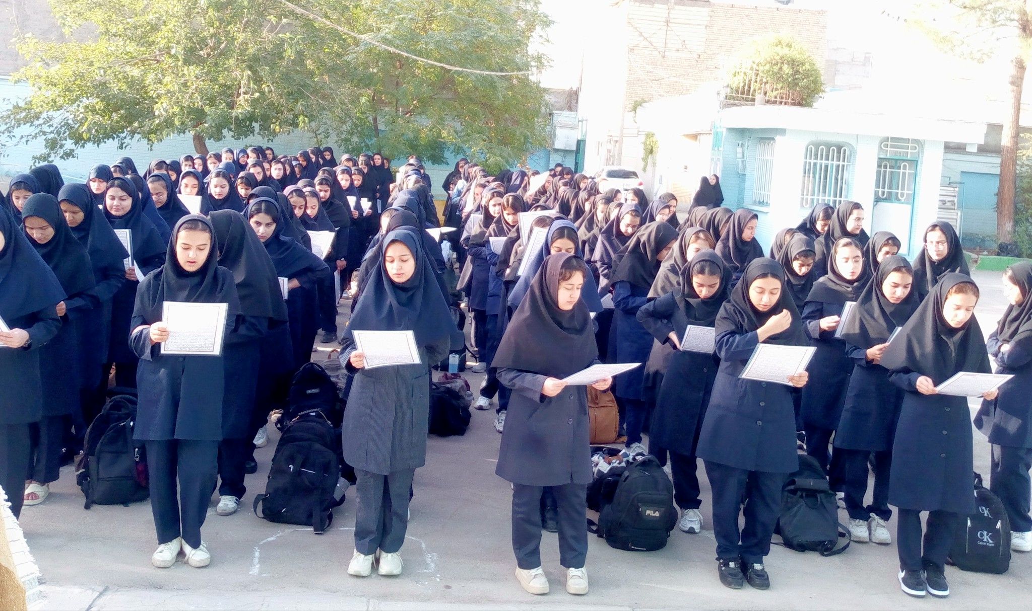 برگزاری مراسم ختم قرآن در دبیرستان دخترانه فاطمیه