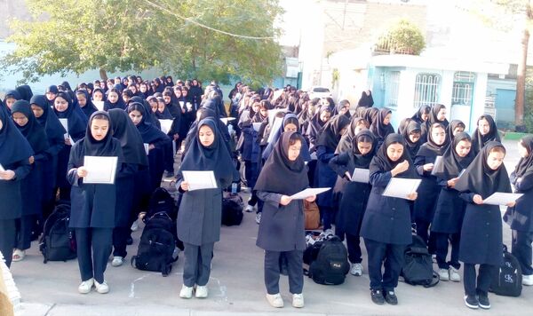 برگزاری مراسم ختم قرآن در دبیرستان دخترانه فاطمیه