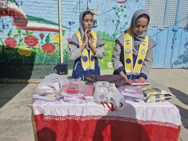 جشن عاطفه‌ها در دبیرستان افق خواف 