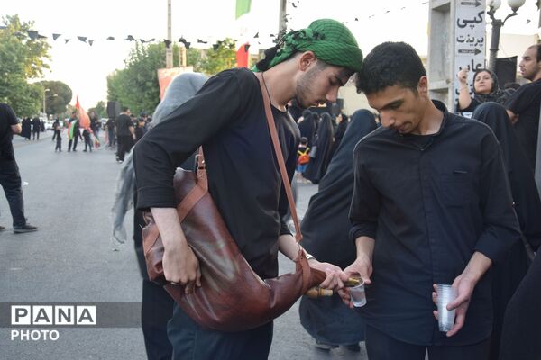 مراسم غروب عاشورا در محله ساسانی کرج