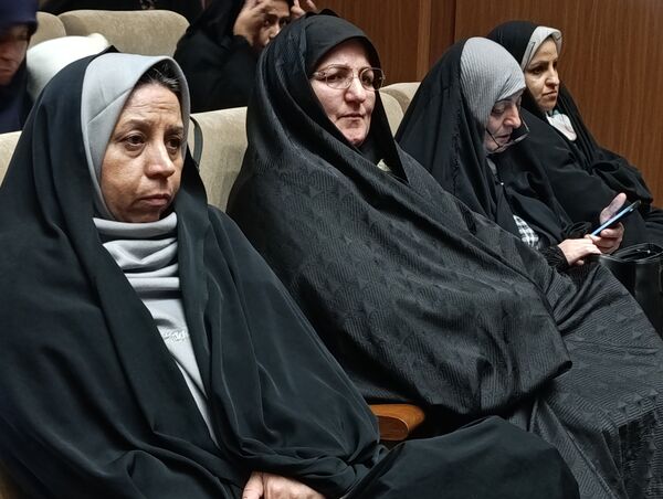 مراسم تقدیر از دانش‌آموزان و مدیران مدارس فعال در طرح گام‌های عاشقی