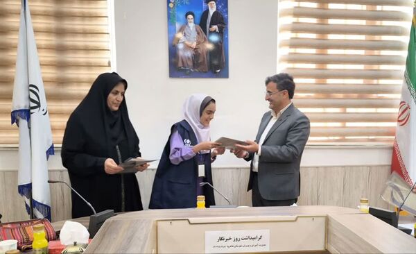 تجلیل مدیر آموزش و پرورش شهرستان شاهرود از خبرنگاران فعال پانا